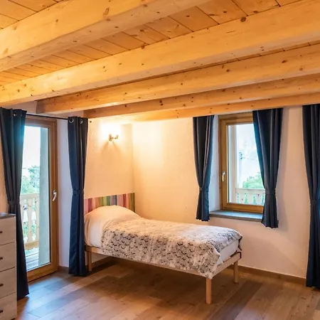 Holiday home Rayon De Miel Aosta